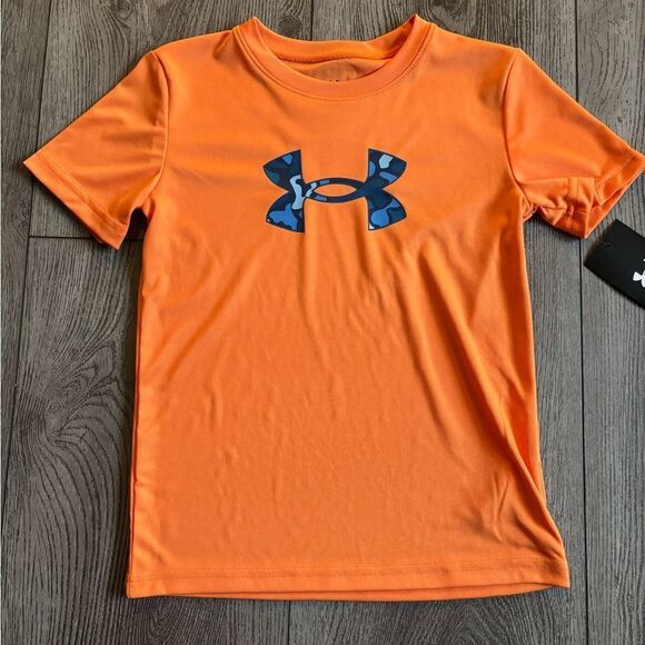Under Armour Kids Orange graphic T-Shirt with short set - Picture 2 of 7